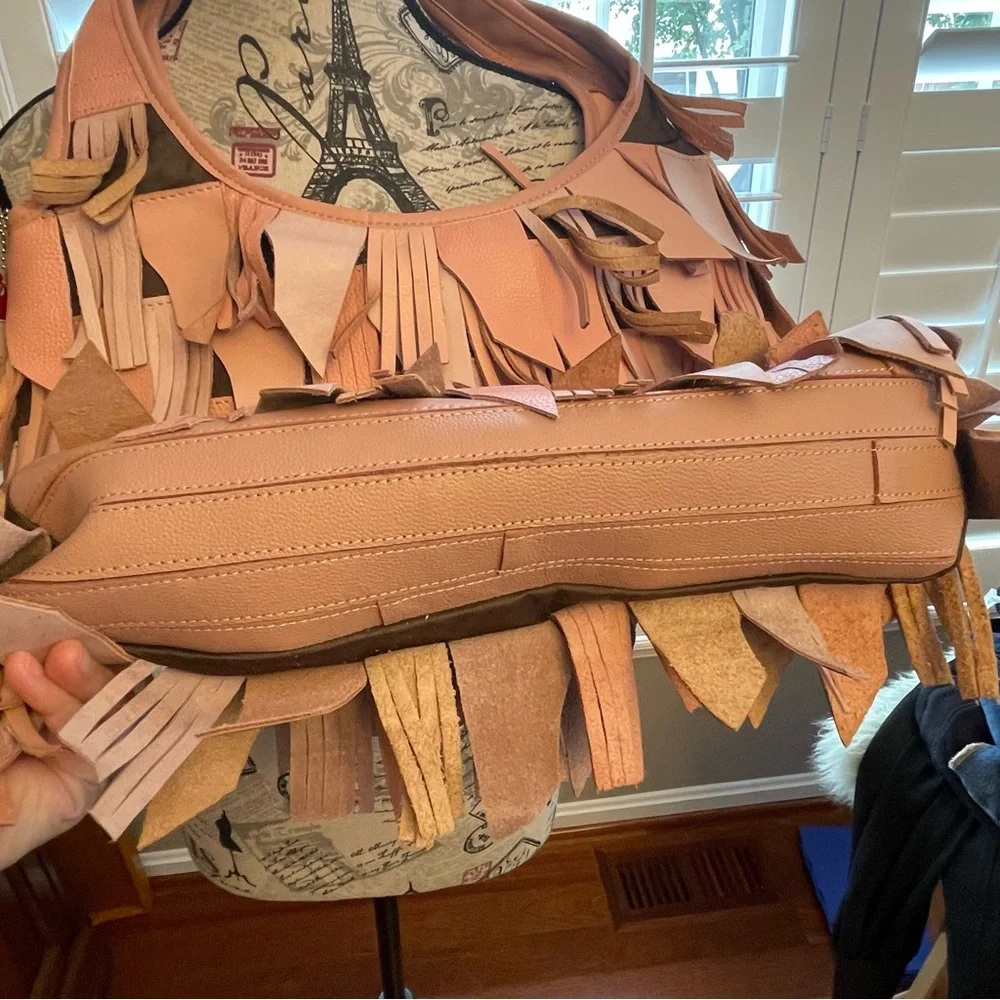 Chaos by Elsie Pink Leather Fringe Shoulder Hobo Bag - Picture 4 of 10